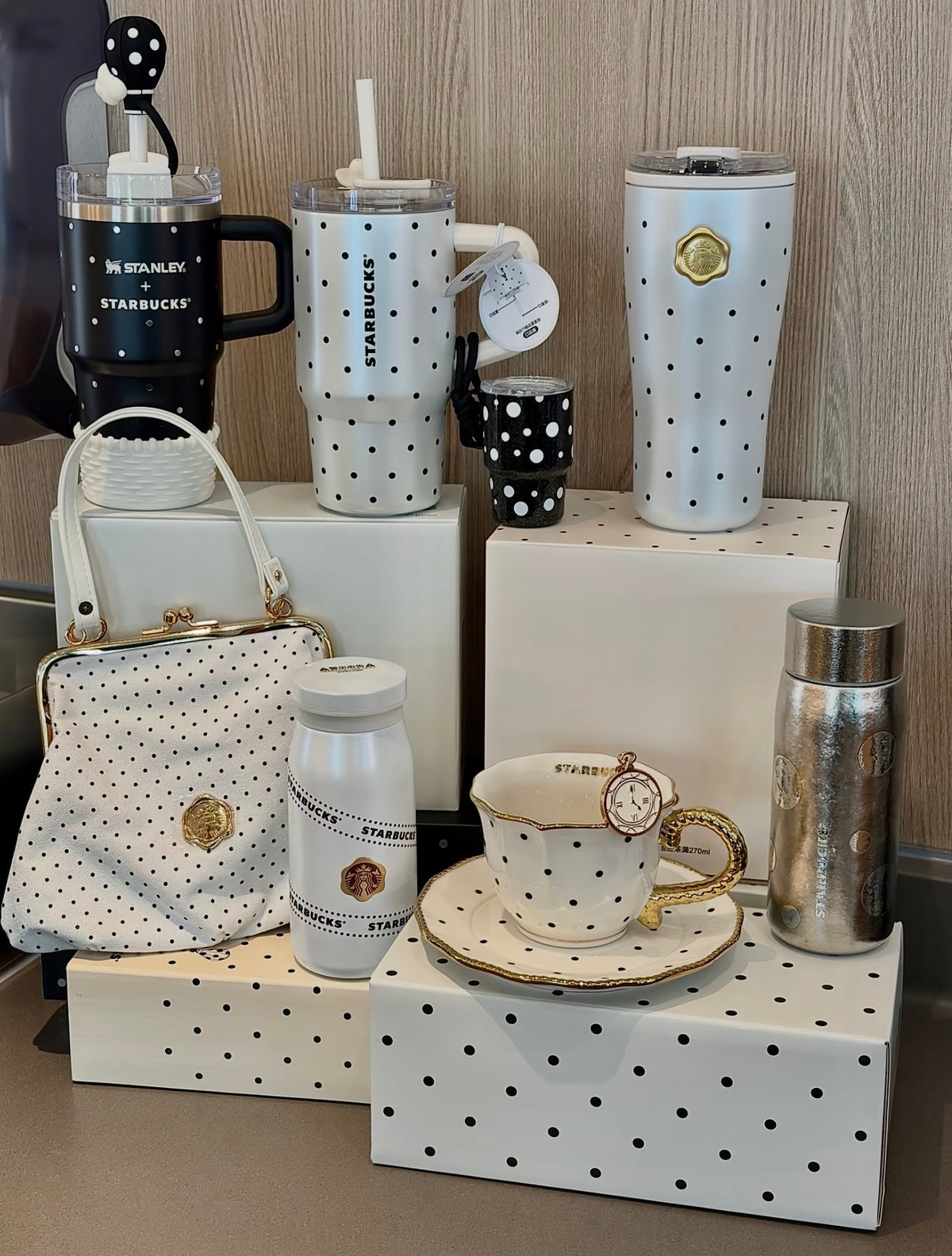 Starbucks 【Polka Dots】⚫️⚪️