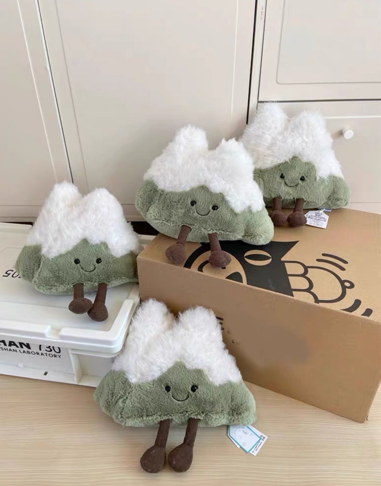 JellyCat Xmas Snow Mountain