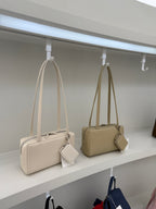 Stand Oil Baguette Bag