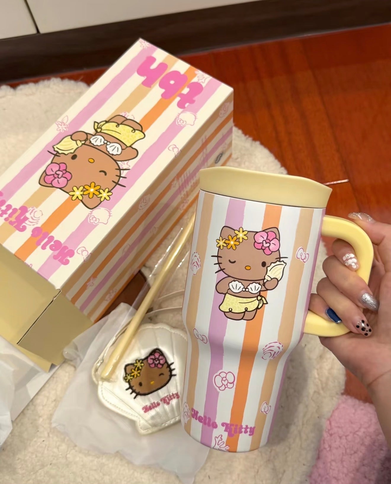 TBH x Summer Beach Hello Kitty Thermos