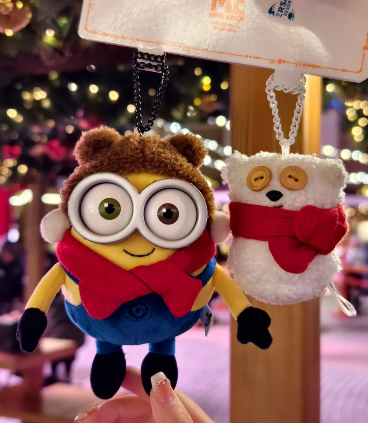 Minions Bob & Tim Snowman Keychain