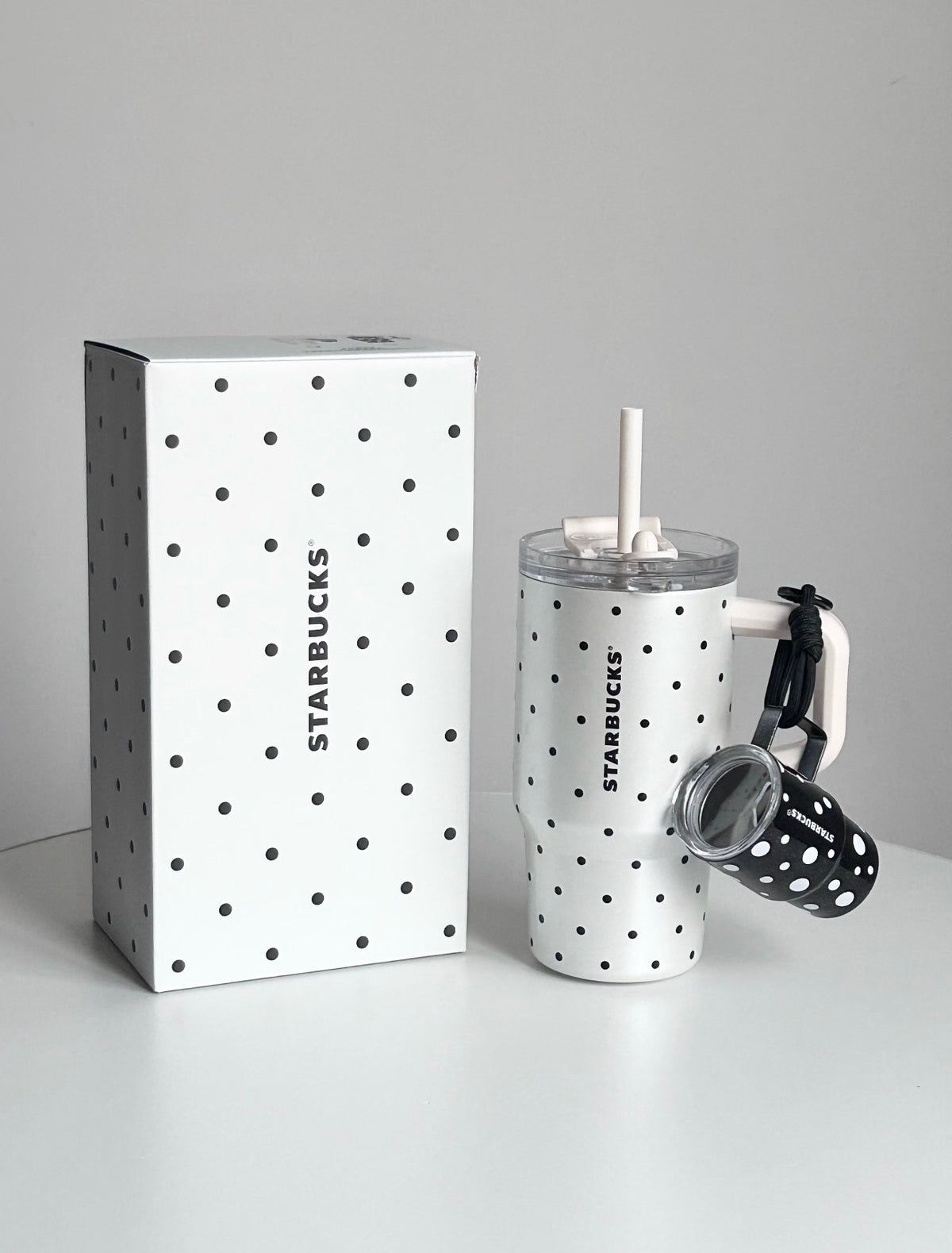 Starbucks x Polka Dots White Tumblr